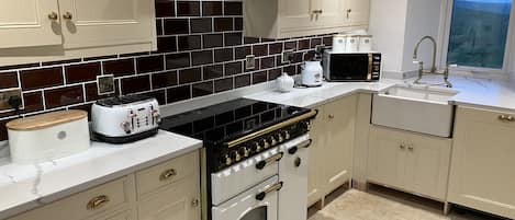 Fridge, dishwasher, electric kettle, toaster