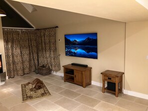 Cottage | Interior