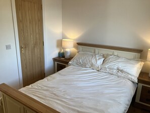 2 habitaciones, decoración personalizada y muebles diferentes 