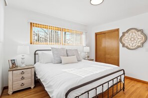 3 chambres, fer et planche à repasser, Wi-Fi gratuit, draps fournis