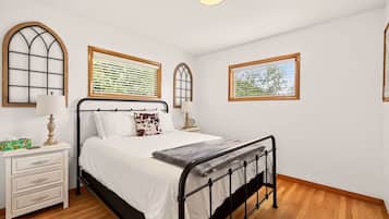 3 dormitorios, tabla de planchar con plancha, wifi gratis y ropa de cama