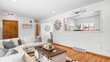 Een smart-tv en een open haard