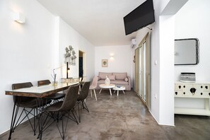 Deluxe Room - Aerenia luxury suites (Santorini)