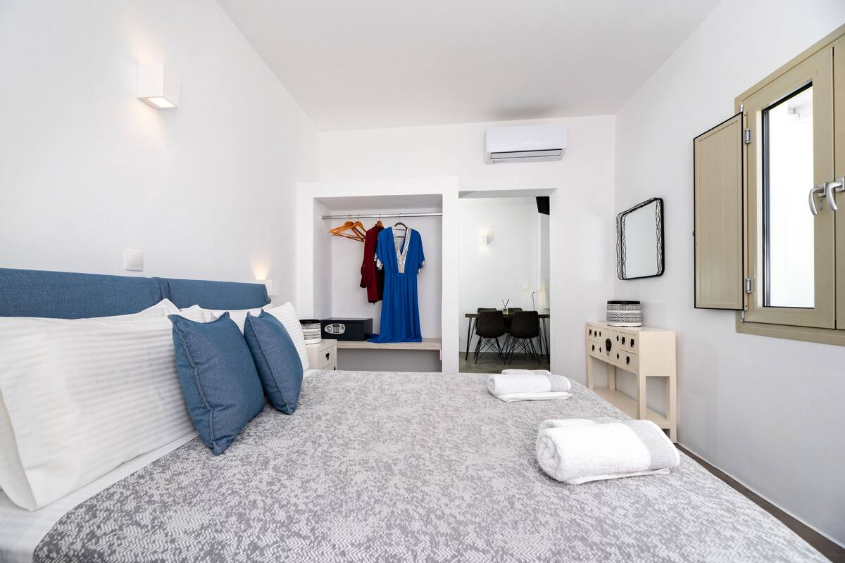 Deluxe Room | 1 bedroom, premium bedding, free minibar, in-room safe