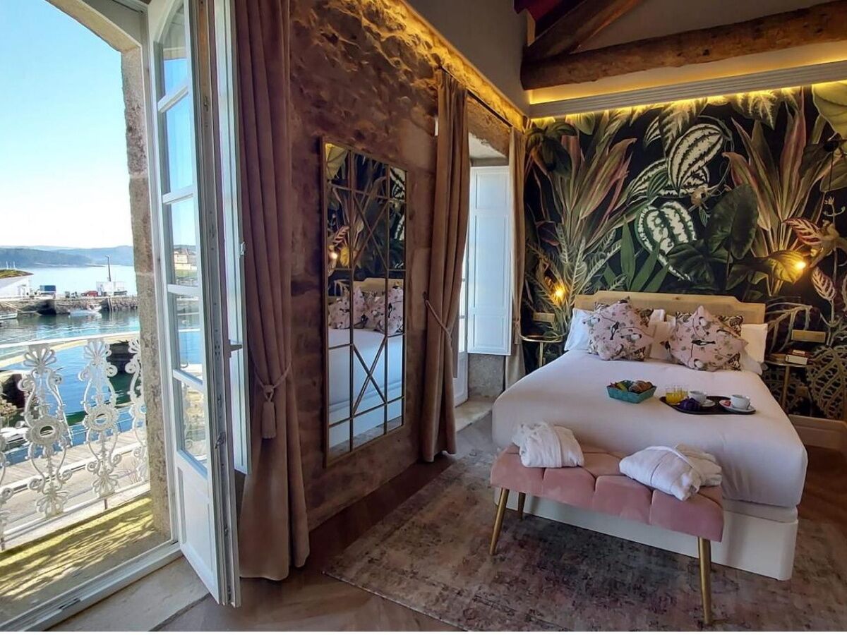 Superior kamer, balkon, uitzicht op zee | Luxe beddengoed, een gratis minibar, individueel gedecoreerd