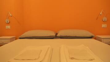 1 camera, Wi-Fi, lenzuola