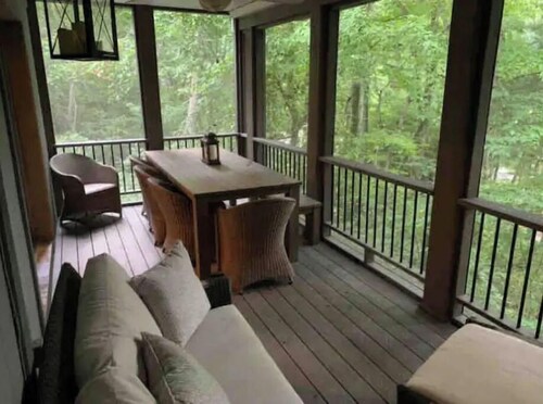 Hideaway Haven - Black Mountain