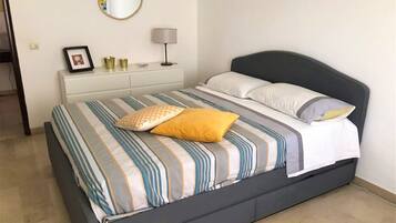 2 bedrooms, desk, blackout curtains