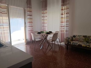 Apartment | Living area | Flat-screen TV - Appartamento Donna Imma a Tropea (Tropea)