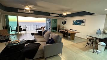 Smart TV, table tennis, books, stereo