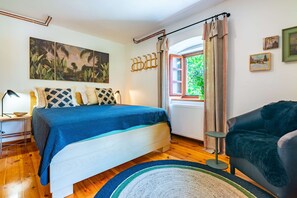 3 Schlafzimmer, Zimmersafe, Schreibtisch, Bügeleisen/Bügelbrett