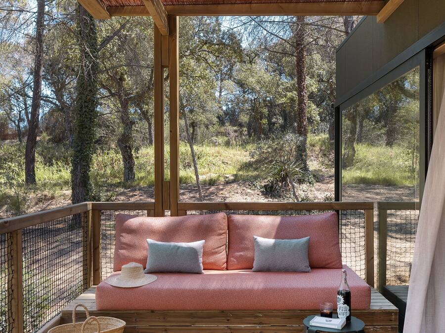 Family Mobile Home | Premium bedding, free WiFi, bed sheets