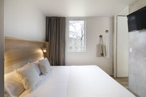 Grand Mobile Home | Premium bedding, free WiFi, bed sheets - Wecamp Pirineos (Boltana)