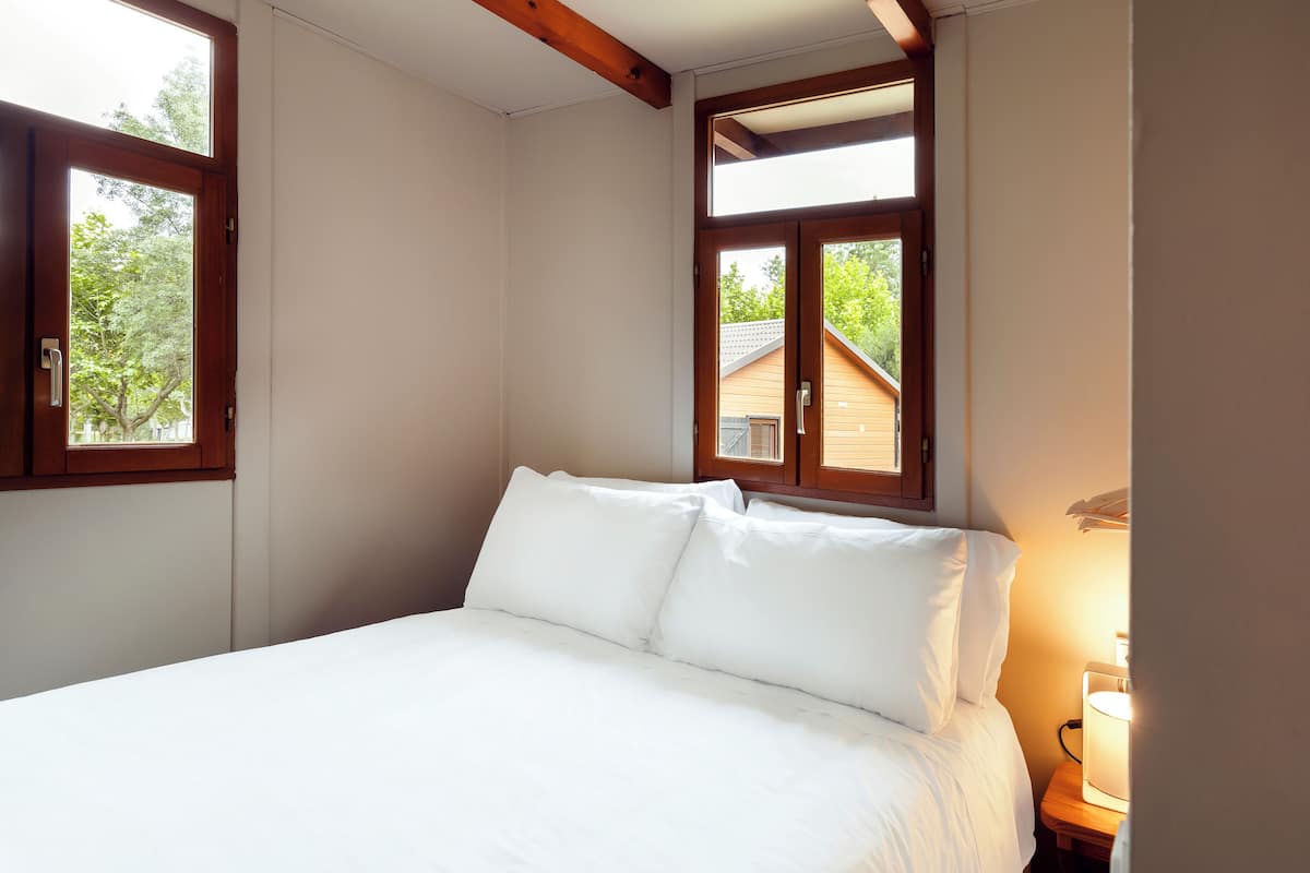 Family Bungalow | Premium bedding, free WiFi, bed sheets