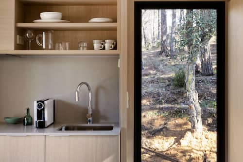 Romantic Mobile Home | Premium bedding, free WiFi, bed sheets