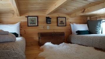 2 chambres, bureau, fer et planche Ă repasser, lit parapluie