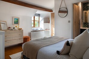 2 bedrooms, iron/ironing board, Internet, bed sheets - Lovely 2 Bedroom Countryside Hot Tub Retreat (Snailbeach)