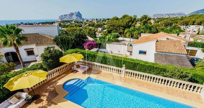 Fantastic villa with sea views, lots of peace and quiet, large pool, close to the beach