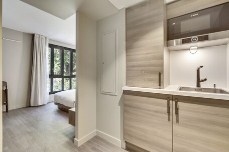 Mode Paris Aparthotel - Image 46