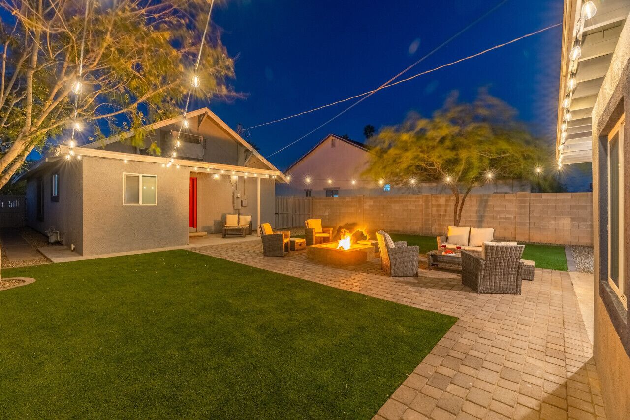Downtown Phx~Sleeps 12~Remod~House+Casita~Fire Pit