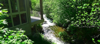 The River Mountain House at 1,000m altitude in the Pyrenées-Orièntales