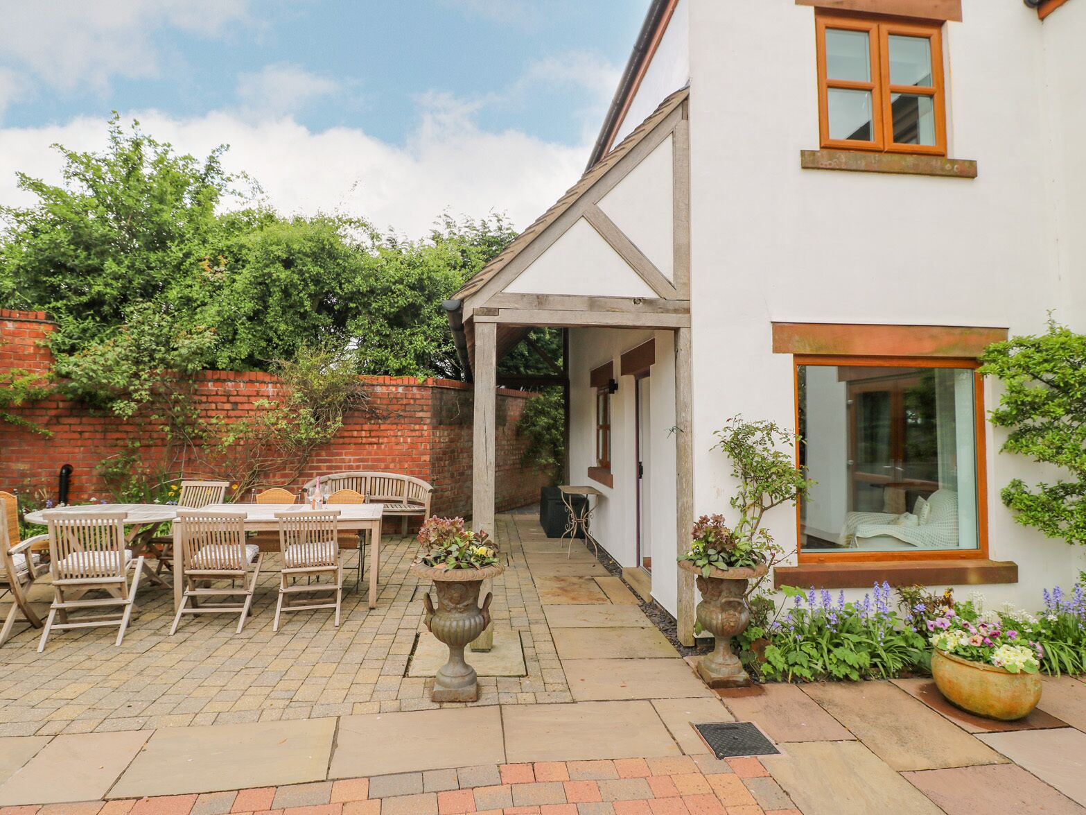 Cottage | Interior