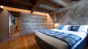 Standard Double Room | Minibar, desk, free WiFi, bed sheets