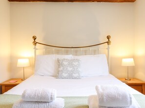 2 bedrooms, individually decorated, individually furnished, free WiFi