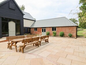 Cottage | Terrace/patio - The Brambles (Colchester)