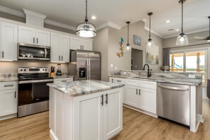 Casa, 4 quartos | Cozinha privada | Geladeira, cafeteira/chaleira, torradeira