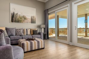 Casa, 4 quartos | Área de estar