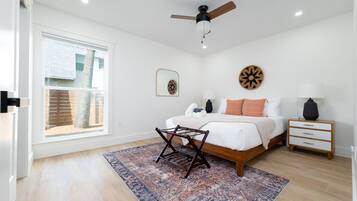 2 habitaciones, tabla de planchar con plancha, wifi y ropa de cama