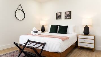 2 makuuhuonetta, silitysrauta/-lauta, Wi-Fi, vuodevaatteet