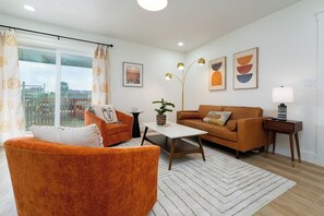 TV - Be A Nomad | New Listing l 2br 3 blks to beach - D (Jacksonville Beach)