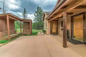 Property grounds - Remote Cabin Family Fun Hot Tub (Florissant)