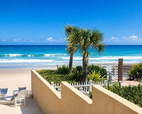 Gorgeous. Direct Beach Access  Heated Oceanfront Pool, Pets OK, No Drive Beach