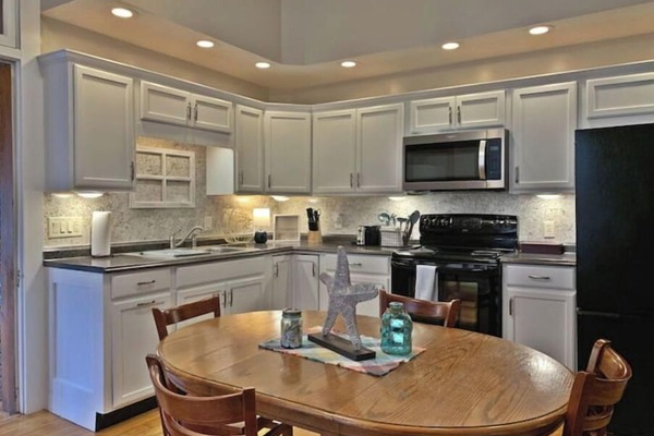 Frigorífic, microones, forn i placa de cuina