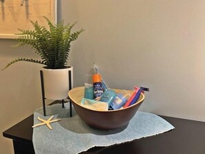 Dining - Loft by the Lake (Howard)