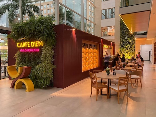 Atrium Studios by Xtay