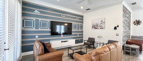 Smart TV, table tennis