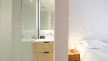 4 slaapkamers, een strijkplank/strijkijzer, wifi, beddengoed