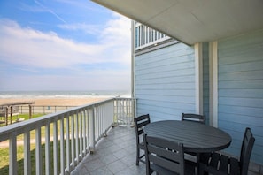 Outdoor dining - Always Sunny at Seascape Beach Resort Sits Directly on Beach with Heated Pool (Galveston)