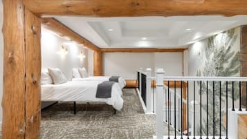 Basic Triple Room | Pillowtop beds, iron/ironing board, free WiFi, bed sheets