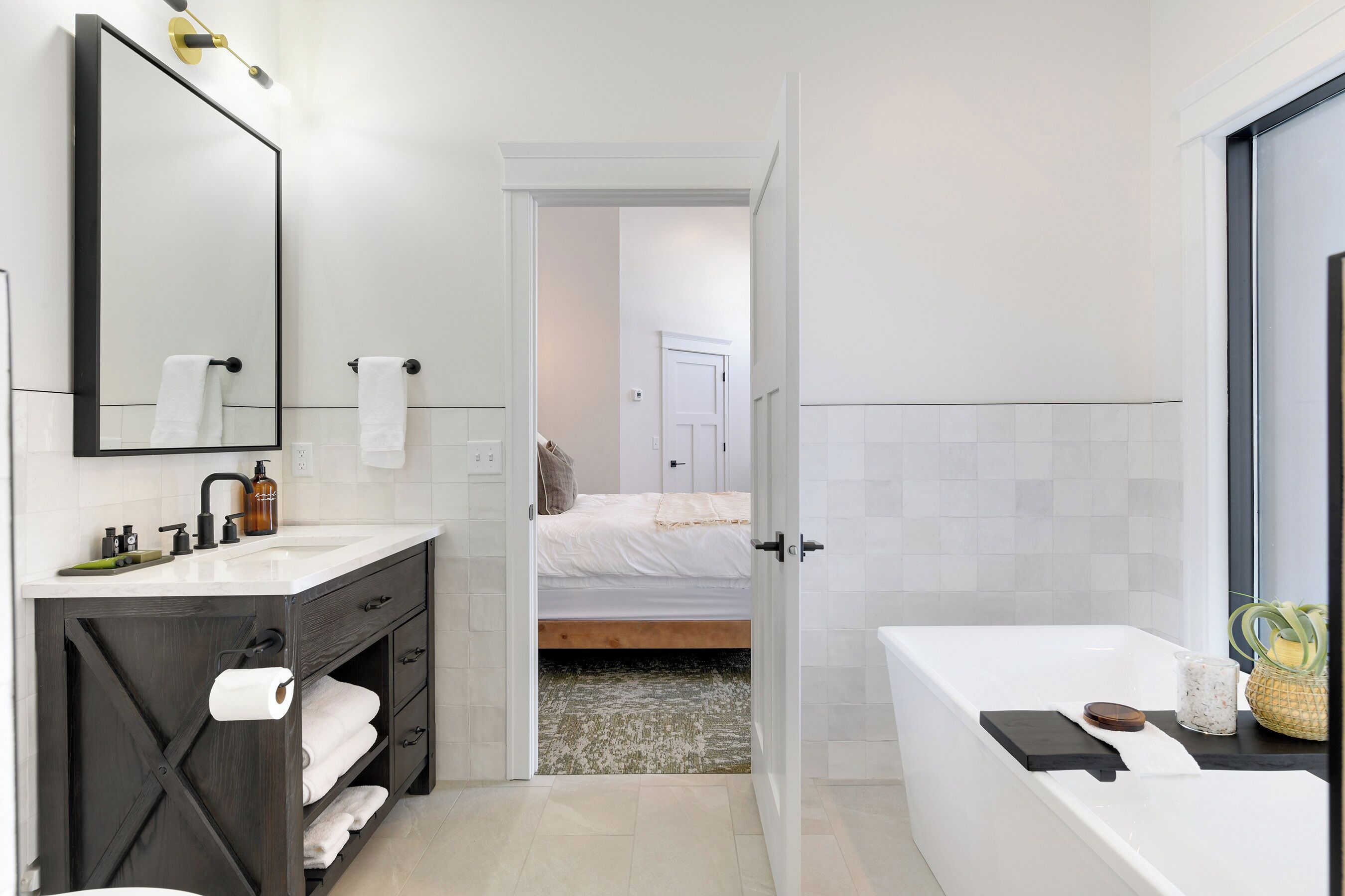 Premium Single Room, Lake View | Bathroom | Deep soaking tub, free toiletries, hair dryer, towels