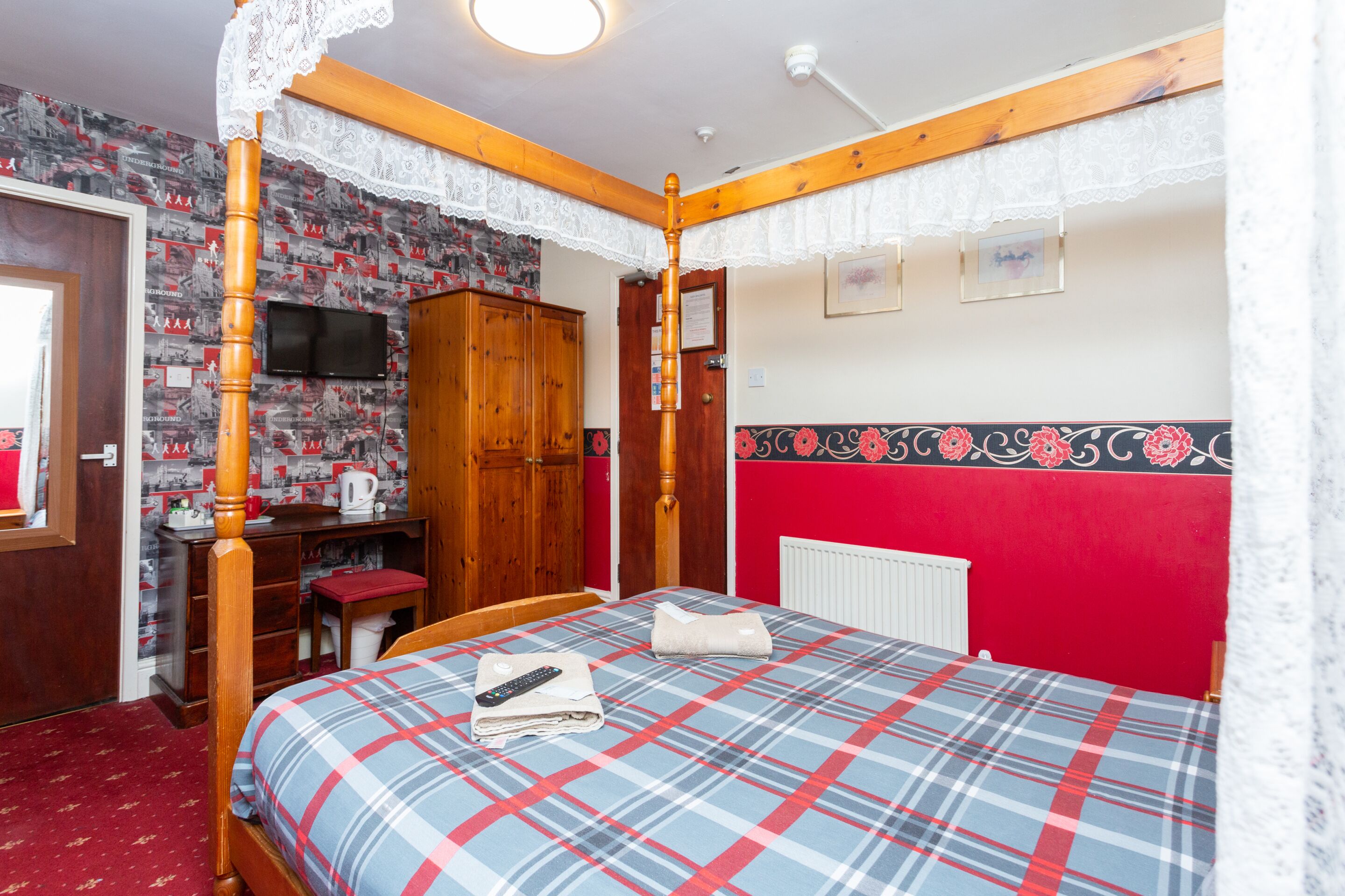 Chambre Double, salle de bains attenante