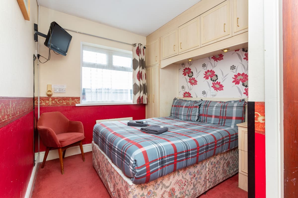 Basic Single Room, Ensuite