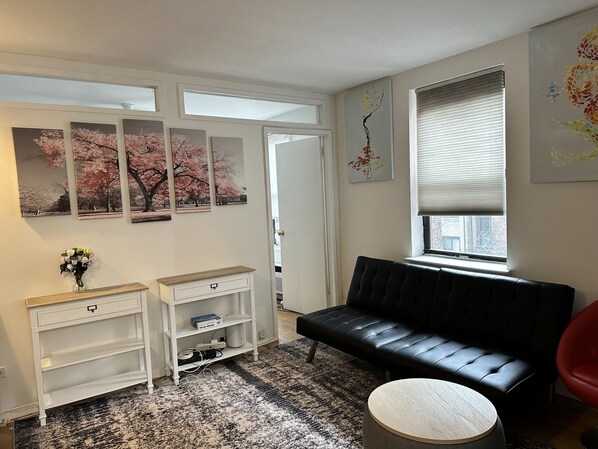 TV - Penthouse 1BD1BA in Kips Bay with free laundry (New York)