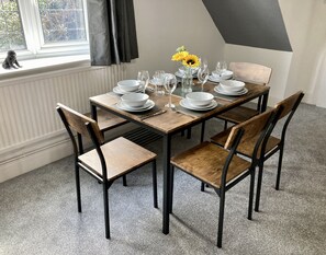 Casa, baño privado | Restaurantes
