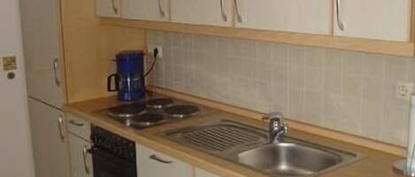 Mikrobølgeovn, opvaskemaskine, brødrister