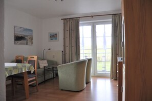 Living area - Nordseedüne, vacation apartment 3 (Cuxhaven)